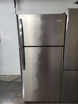 2020 Frigidaire Stainless Steel Refrigerator (Delivery Available