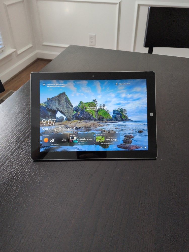 Microsoft Surface 3 Tablet 128GB – Mint Condition