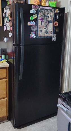 🧊 Kenmore Refrigerator — $180 OBO