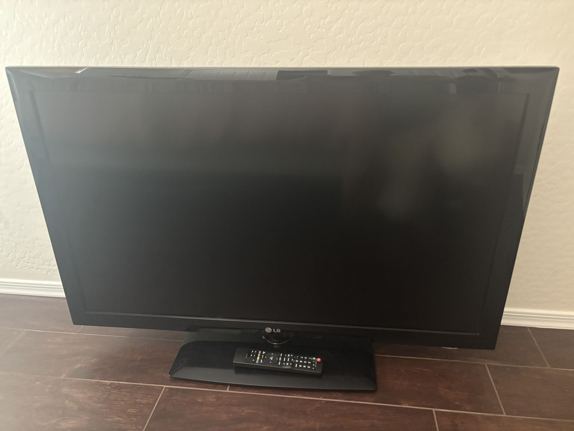 42” LG TV