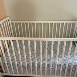 Convertible Baby Crib With Mattress (white)
