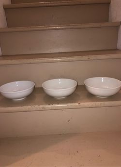 3 Tuxton bowls