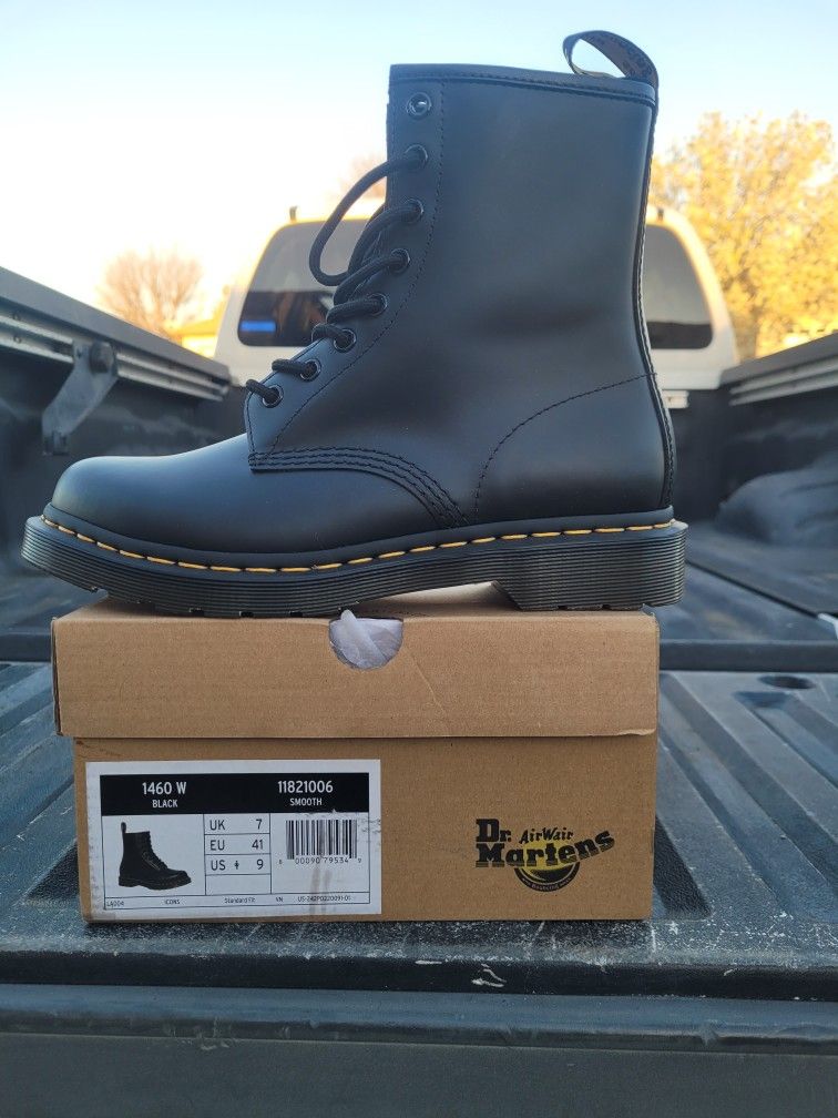 Dr Martens Boots Woman