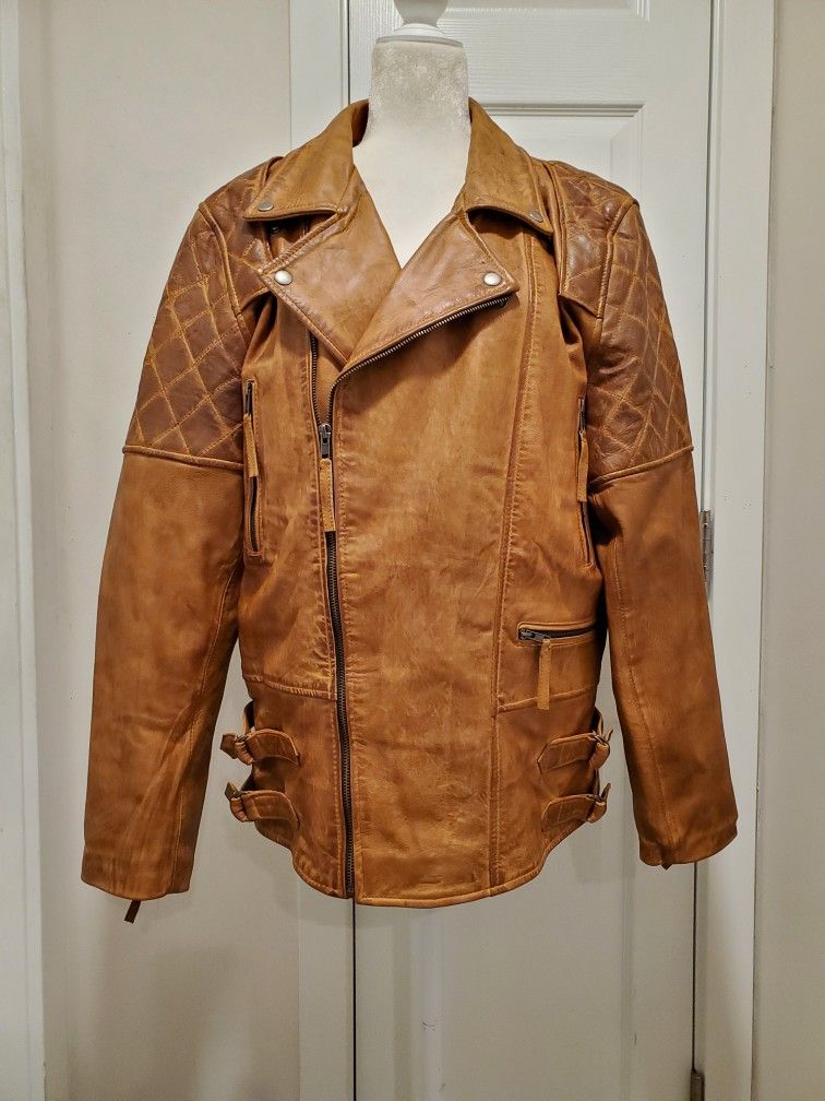 This is brand new quilted diamond original lambskin leather jacket. It's nice very soft genuine leather jacket. Size L-XL