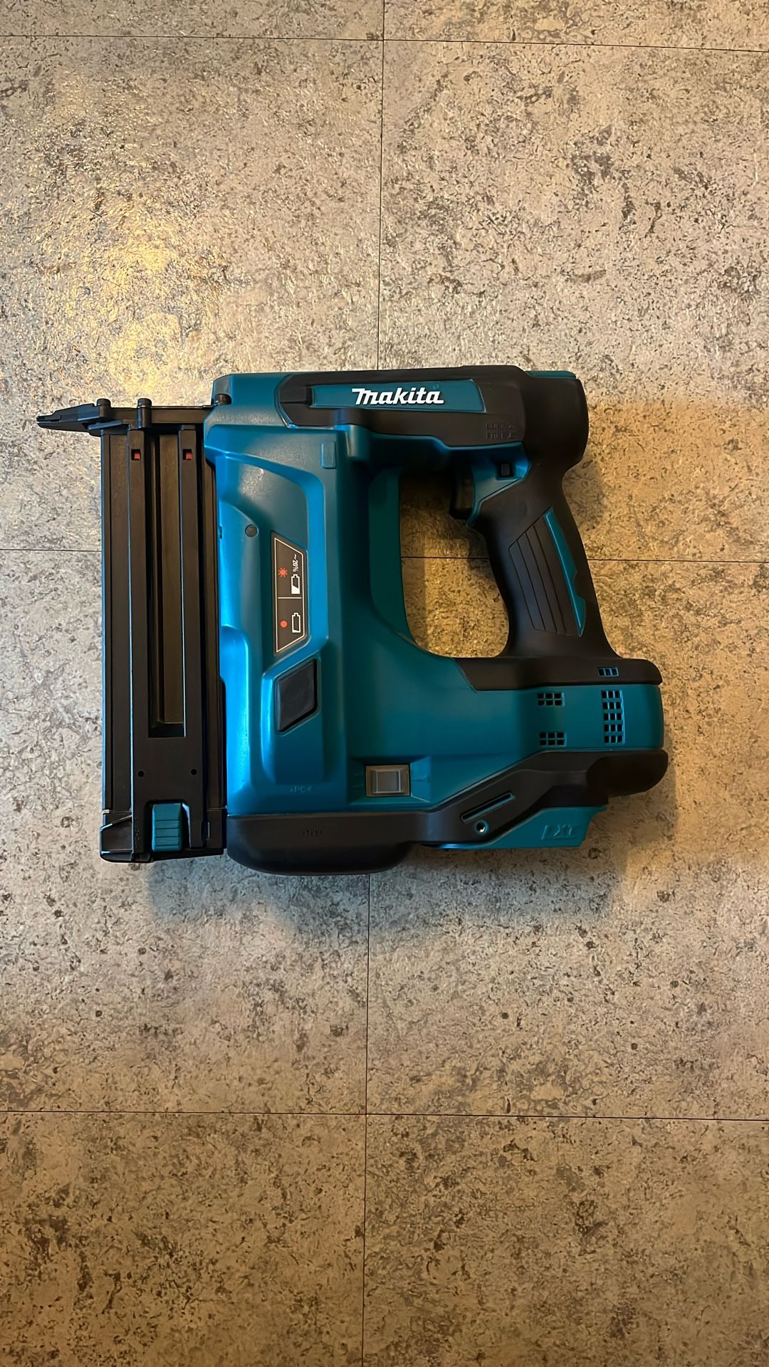 Makita 18vLxt Brad Nailer 18ga Tool Olny. Used Once On Small Job.