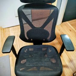 Mesh Office Chair Like New