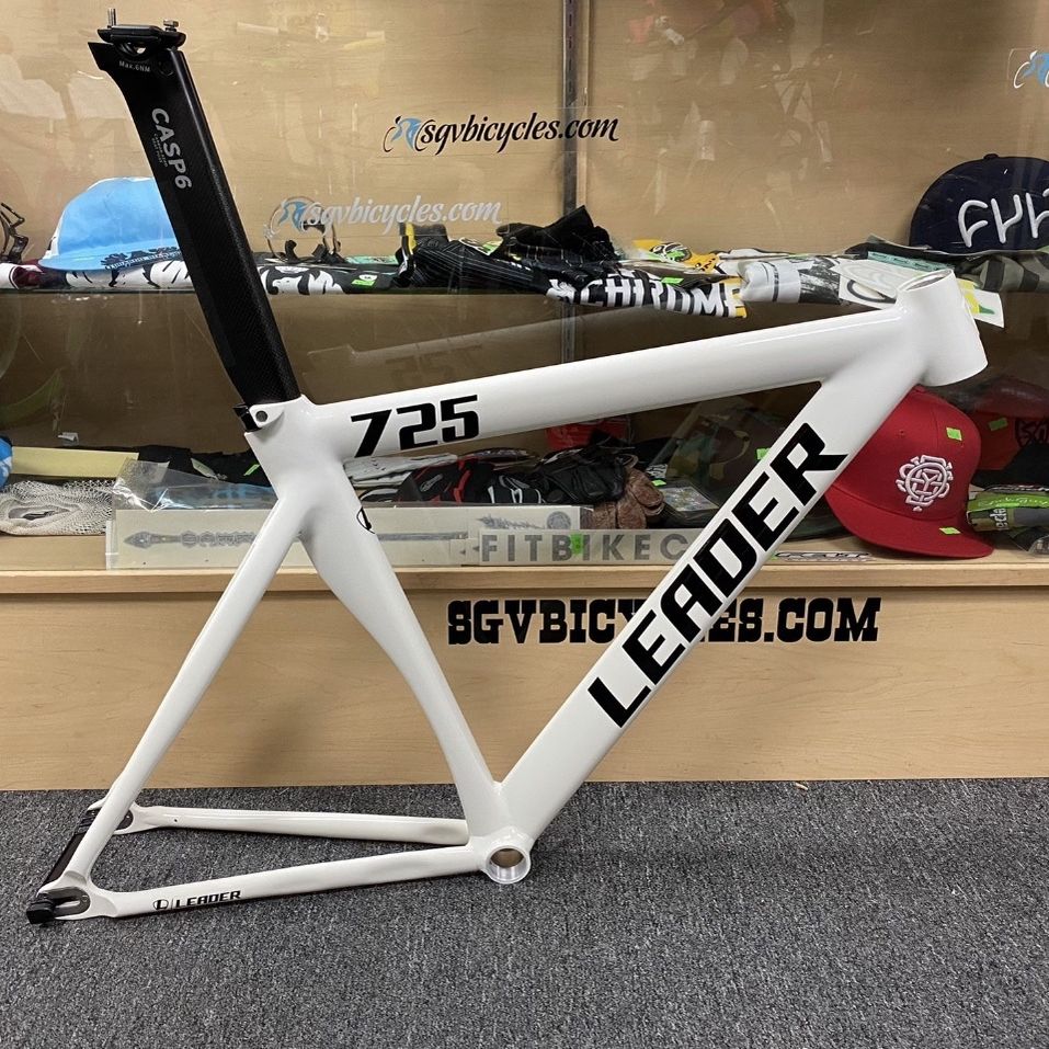 48cm Leader 725 White With Carbon Aero Seat Post $389 Brand New