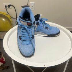 Jordan Retro 4 University Blues 