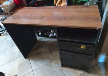 Small black brown desk