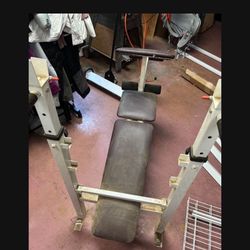 LOW PRICE MOVING- HEAVY DUTY WEIGHT BENCH