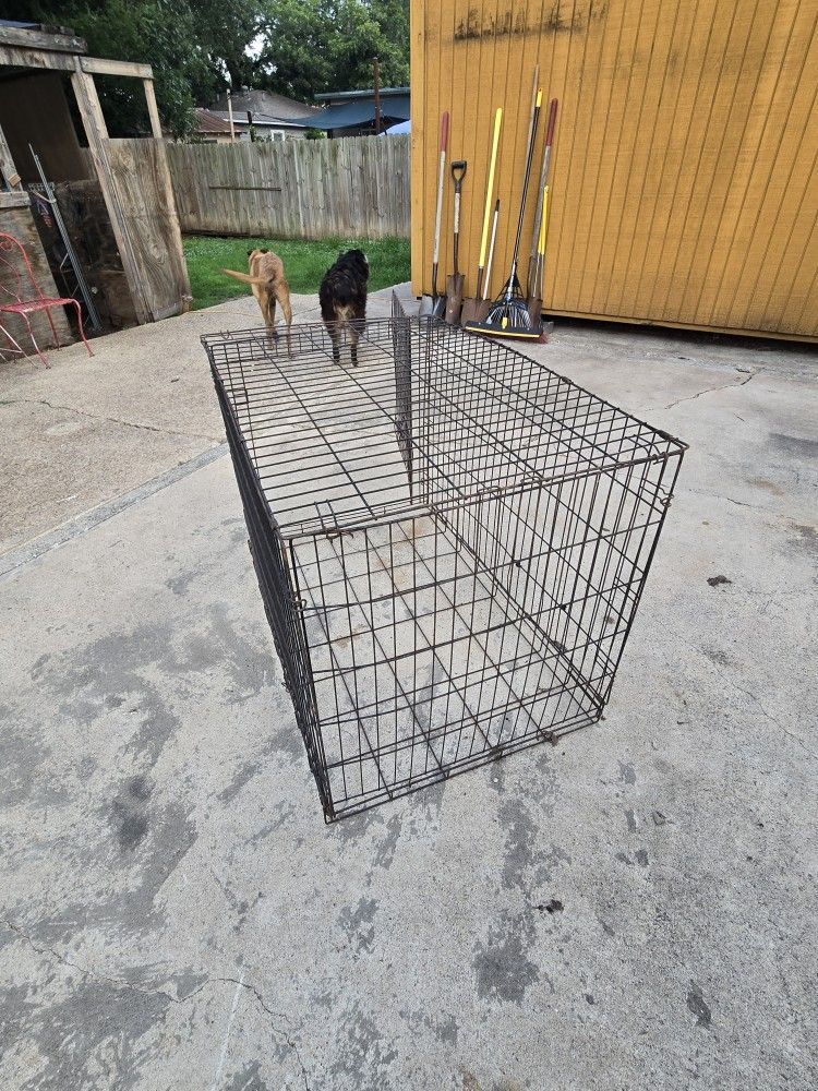 Extra Large Kennel. Metal with swing door. PLEASE READ THE FULL POST FOR DETAILS !!!