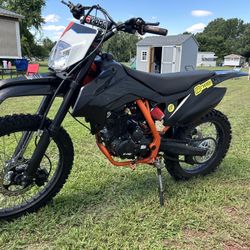 250 Dirt Bike 