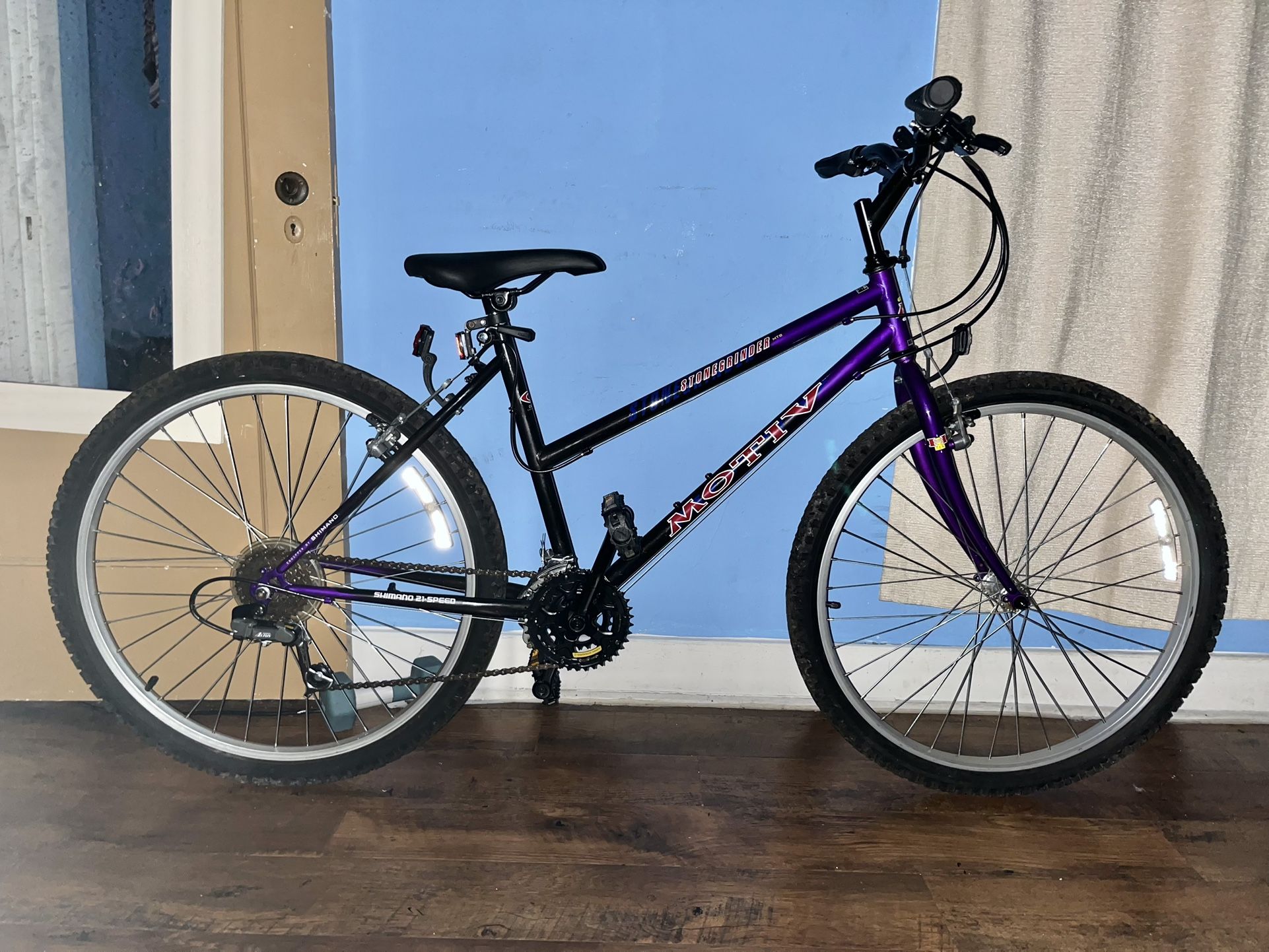 Unisex Black Purple Motiv 26” Bike
