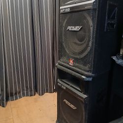 2 Peavey SP5G Pole Mount Speakers In Excellent Condition, Heavy, Solid, Loud