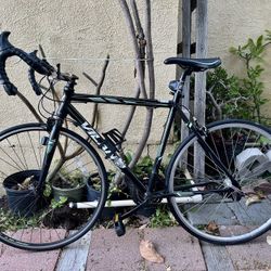 Vilano R2 Commuter Road Bike – 21 Speed – Great Condition
