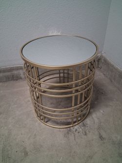 Gold Round Side Table – Mirror Top, Drum Cage Base