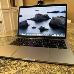 MacBook Pro 13 Inch w/ Touch Bar 
