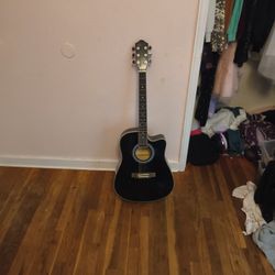 Acoustic Guitar, Selling Immediately 