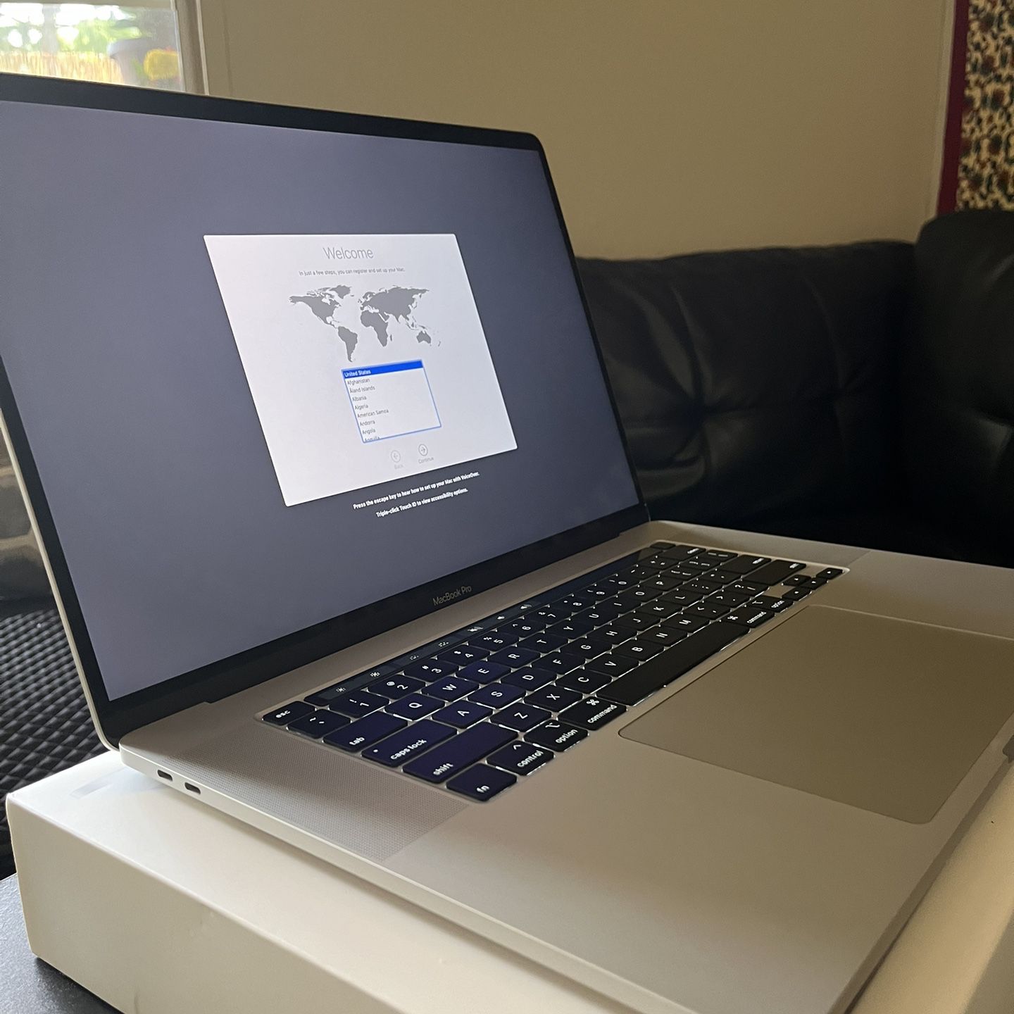 MacBook Pro 16-inch 2019 W/ Touch Bar 512GB SSD