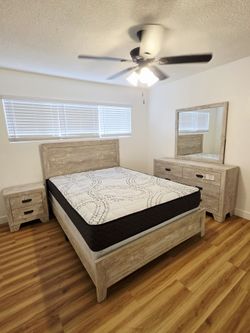 Bedroom Set 6 Pc White Washed wood. New Especial price