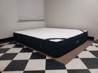 Queen size mattress - can DELIVER almost anywhere for $20 extra - please see all photos and read everything 🙂