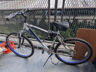 Schwinn Cascade mountain bike