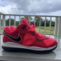 Lebron 8 Solar Red (Size 13) 9/10 Super Clean 