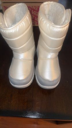 Snow boots 10 in toddler