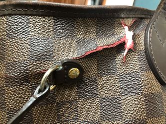 Louis Vuitton LV Tote Bag Neverfull Brown Damier - Worn/Damaged/Needs  Repair for Sale in Merrick, NY - OfferUp