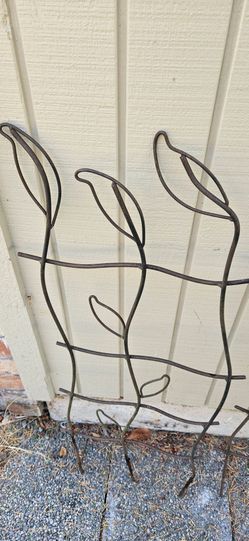 Two metal Garden Trellis with Leaf Design