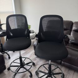 Chairs Comfortable Black Color Available 4 Chairs!! Ⓜ️Offers $85 Each. Ⓜ️