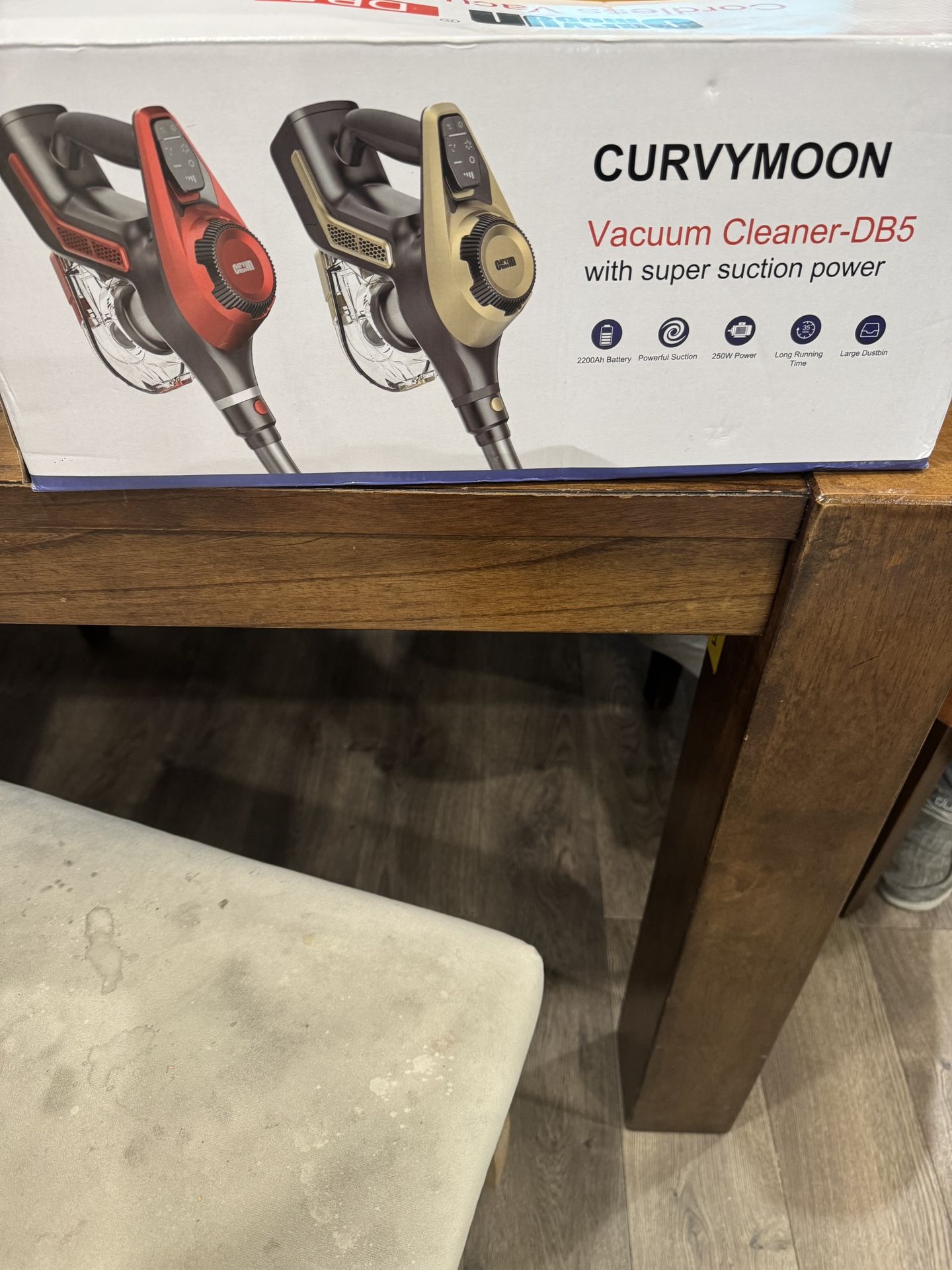 Curvy Moon Cordless Vacuum Cleaner