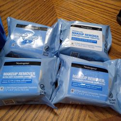 4 Neutrogena Por $10