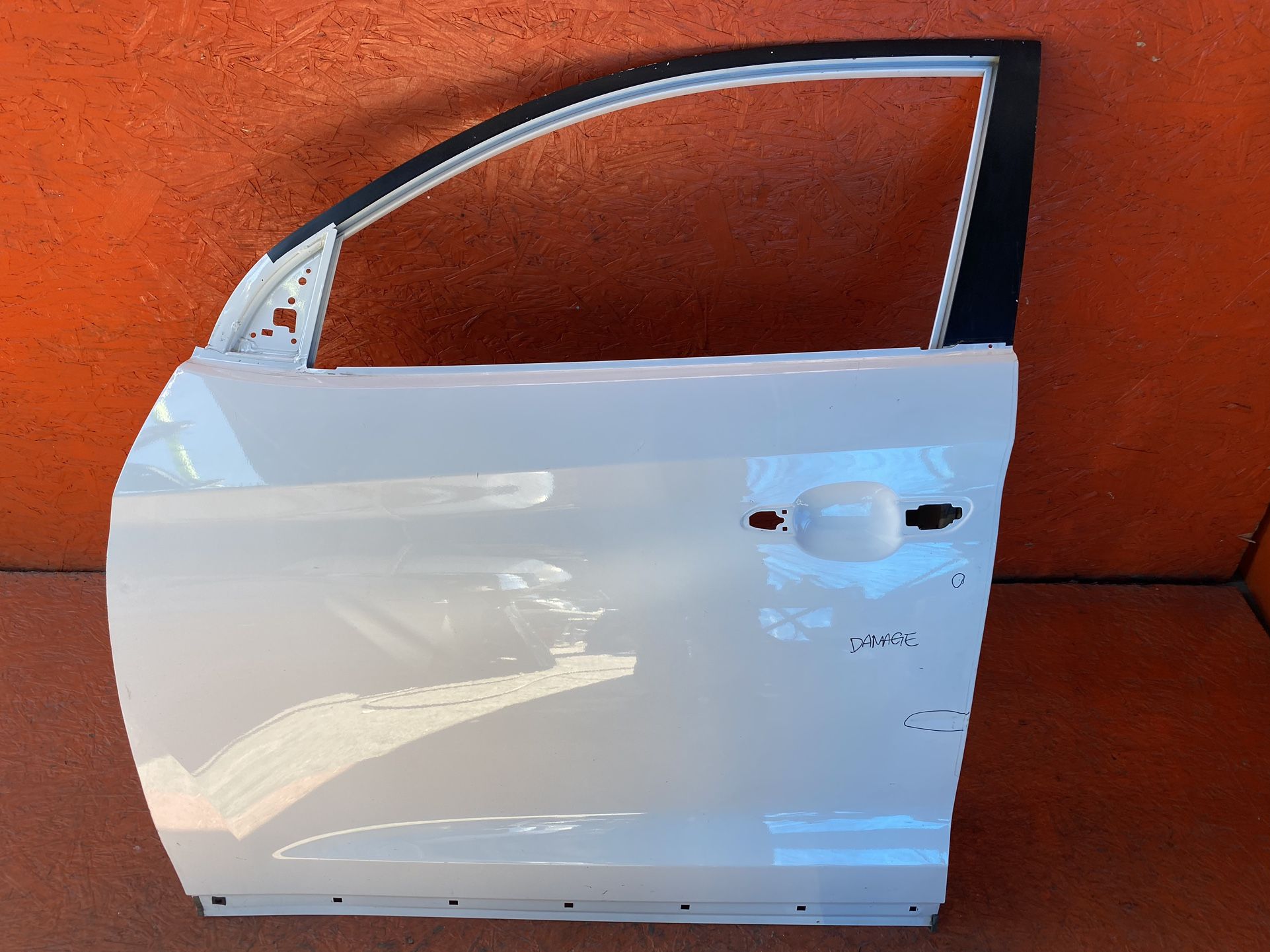 2016 - 2021 HYUNDAI TUCSON LEFT DRIVER SIDE FRONT DOOR SHELL OEM 76003-D3001