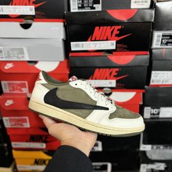 Jordan 1 Low Travis Scott Medium Olive size 9.5 VNDS