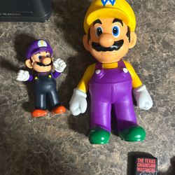Small Mario Statue