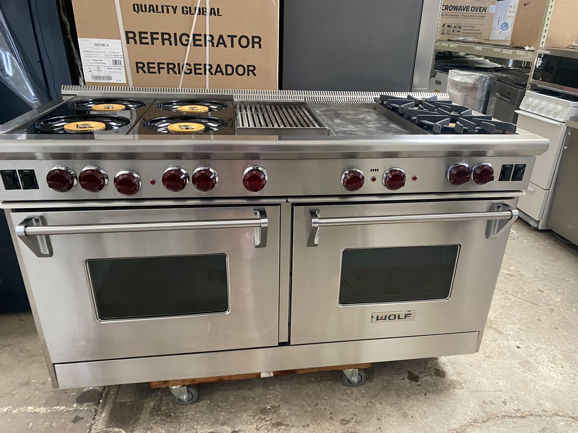 Wolf 60 Gas Range / Stove 