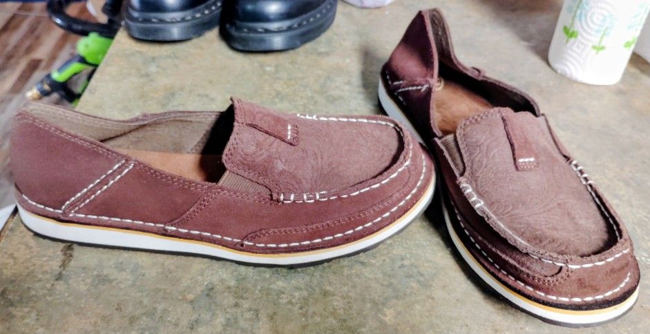Brand New Women Ariat Slides Sz 7.5