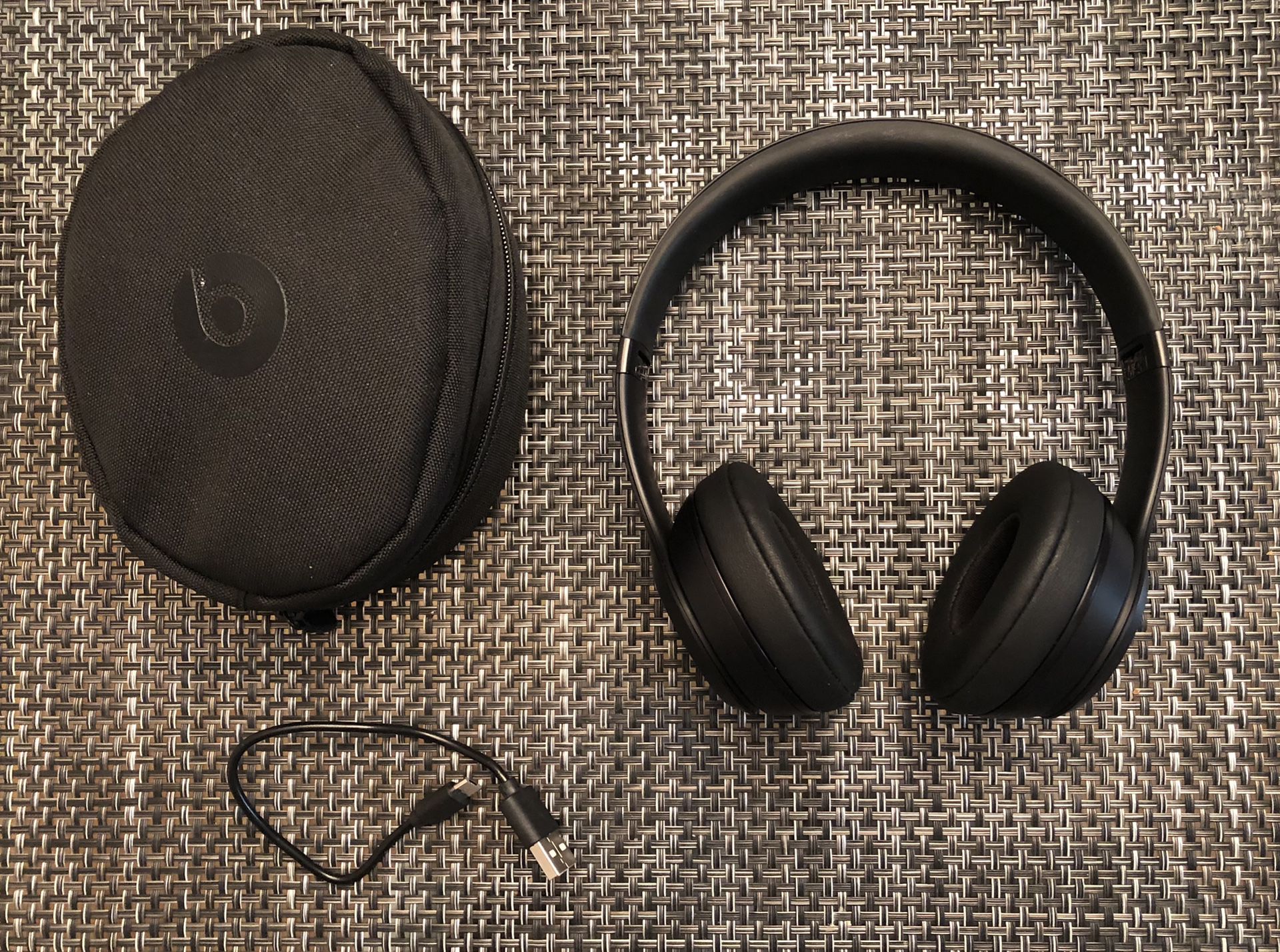 Beats by Dr. Dre Solo3 Wireless On the Ear Headphones - Matte Black