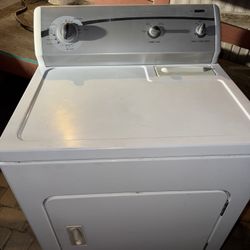 Kenmore Series 600 Dryer White Electric