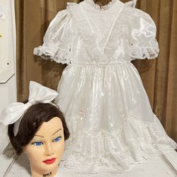 Dress Girls vintage white !  girls party dress size 7 Waist and shoulders 12” Large 27”