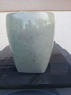 Flower Pot. See Details & Don't Text After 11pm
