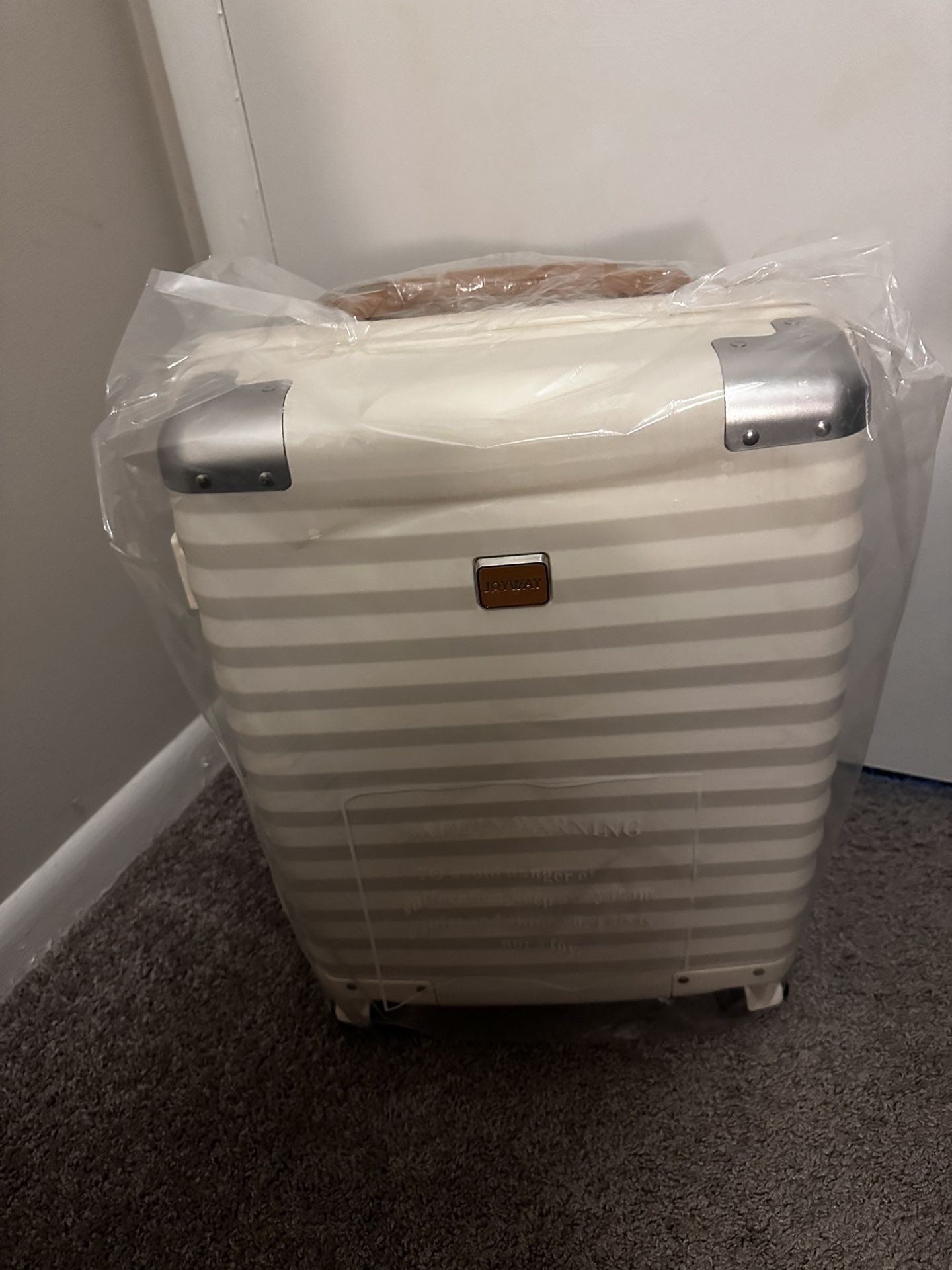 20 Inch Carry On Luggage (New)