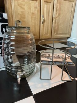 Beverage Dispenser with stand