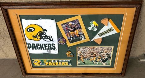 Green Bay Packers Brett Favre Framed Memorabilia Display – Super Bowl XXXI