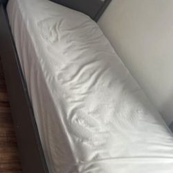 Twin Bed 