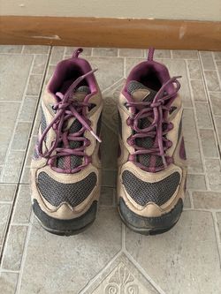 6.5 women’s Merrell hiking shoes
