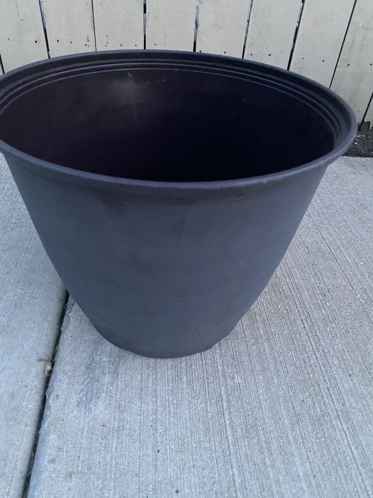 Plastic Flower Pot 20