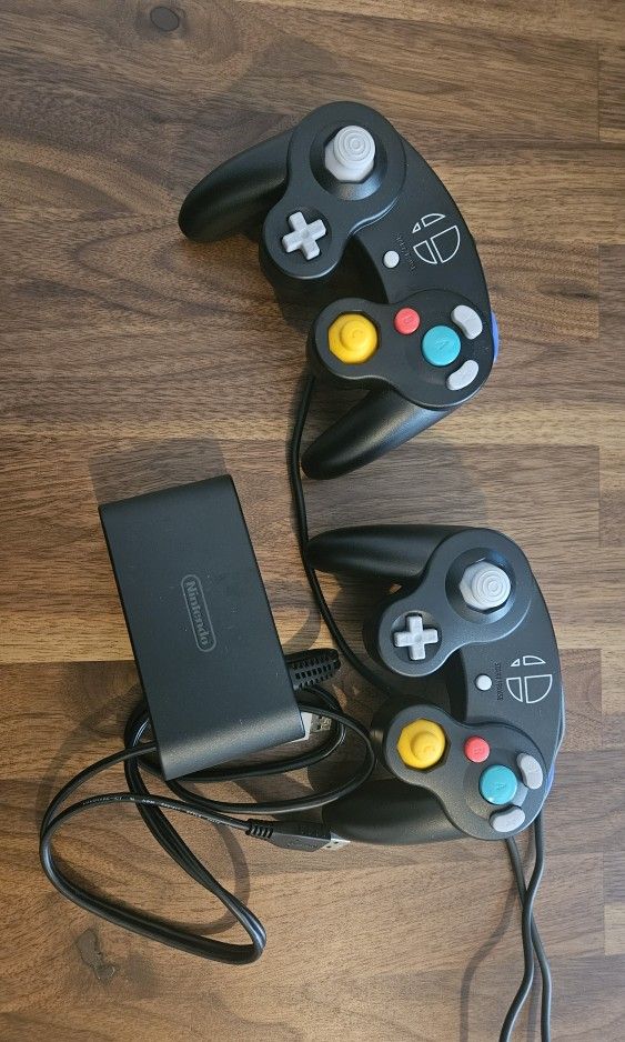 Nintendo Switch GameCube Controllers And Adapter