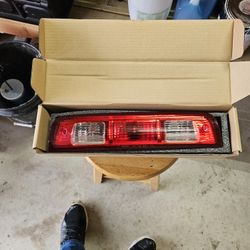 ram 2015 cab tail light